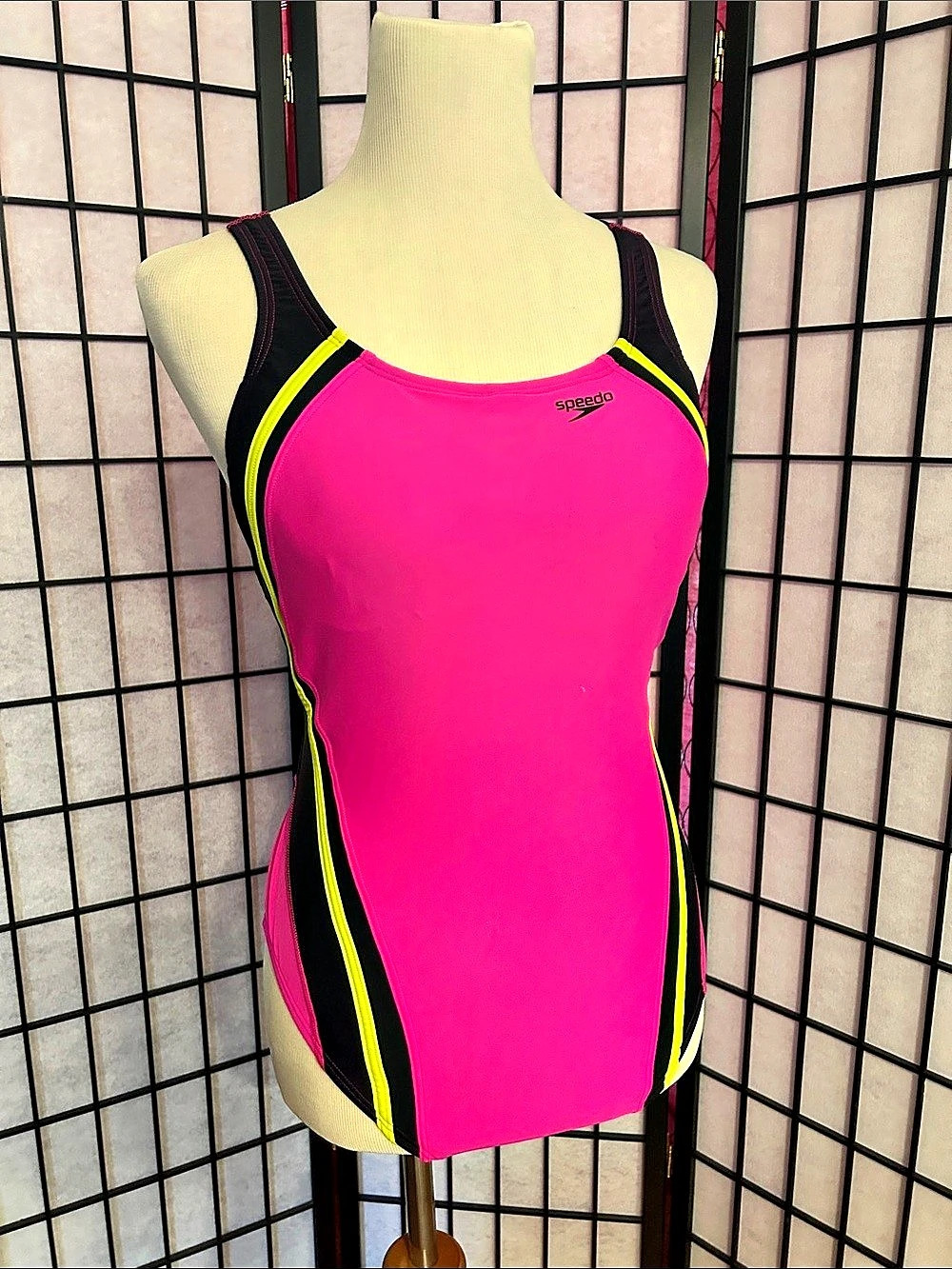 Speedo Pink and Black One-Piece Swimsuit w/Hydrobra